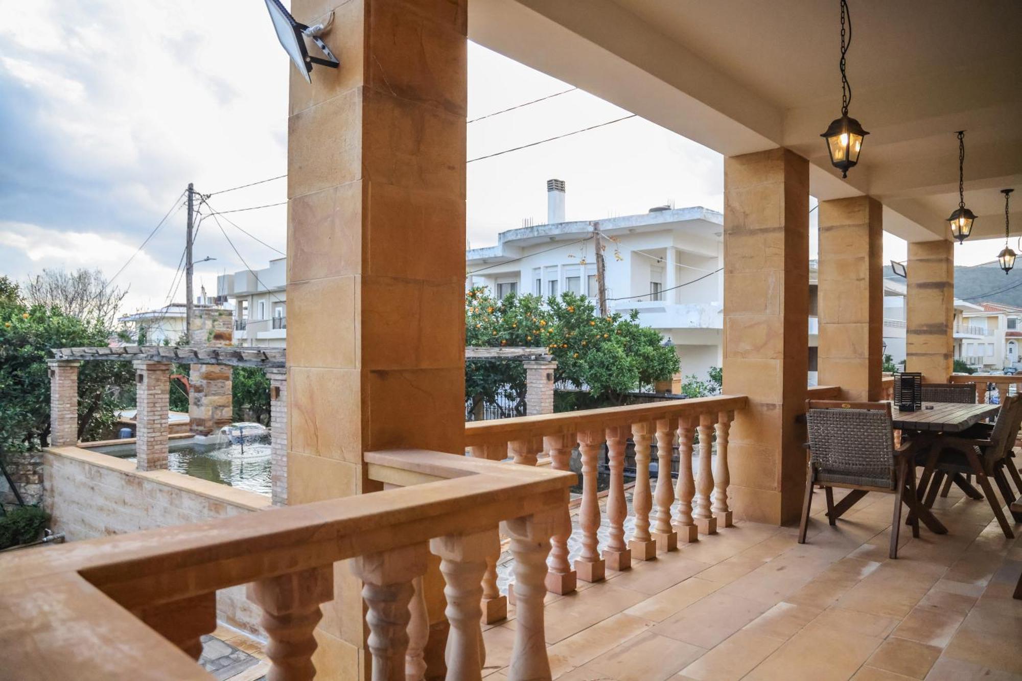 Archontiko Frideriki Luxury Apartments Chios Town Luaran gambar