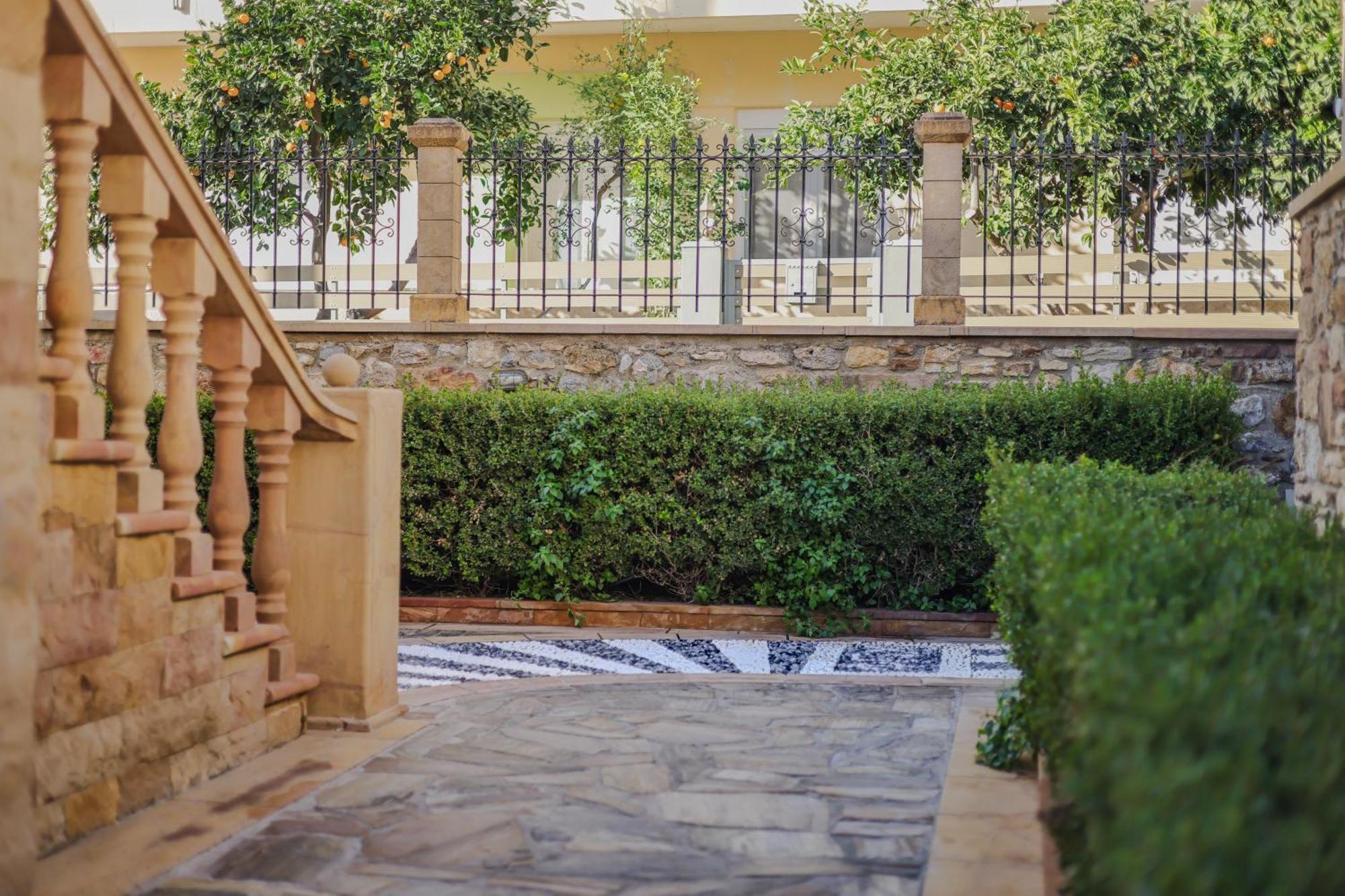 Archontiko Frideriki Luxury Apartments Chios Town Luaran gambar