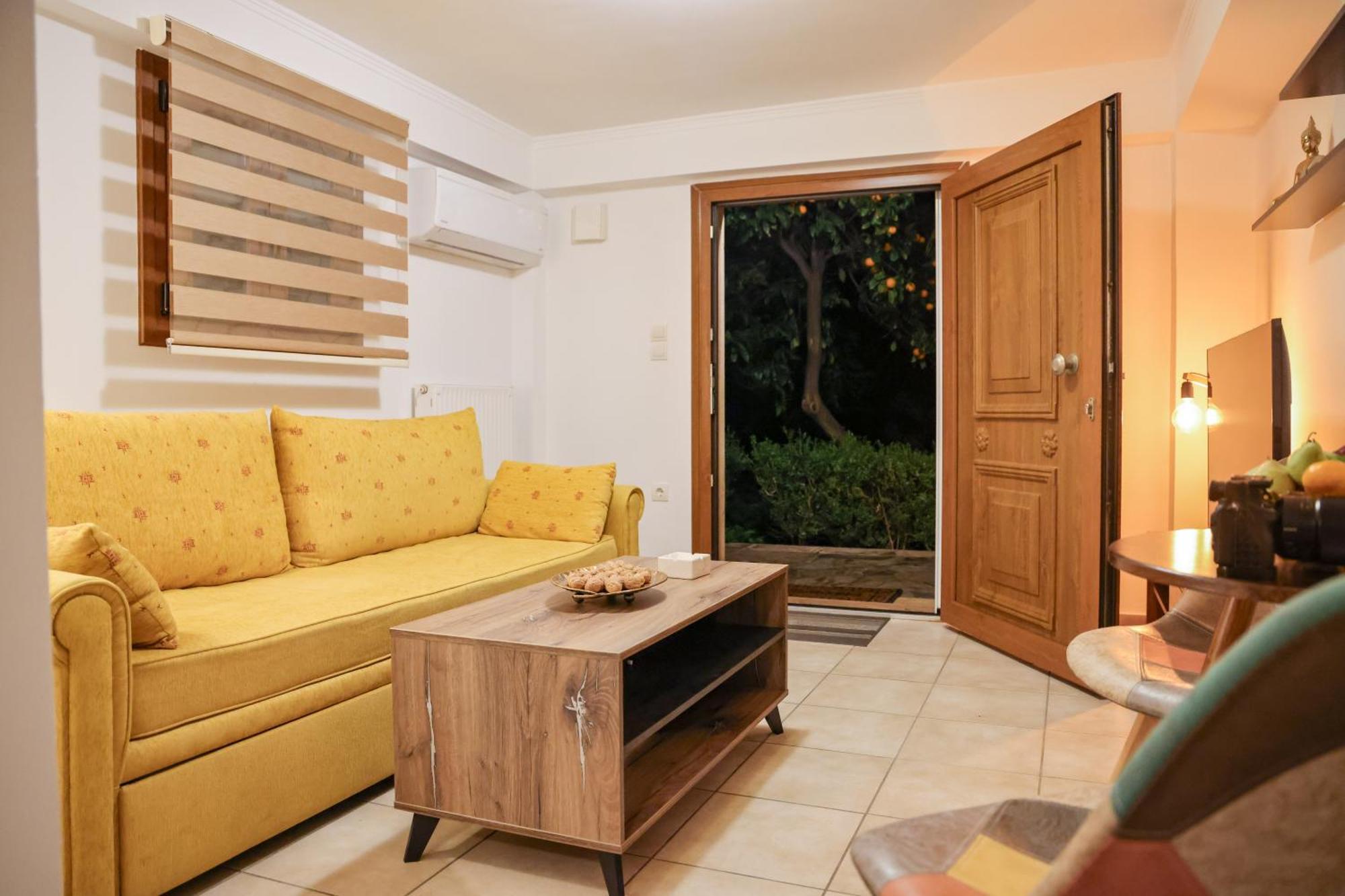 Archontiko Frideriki Luxury Apartments Chios Town Luaran gambar