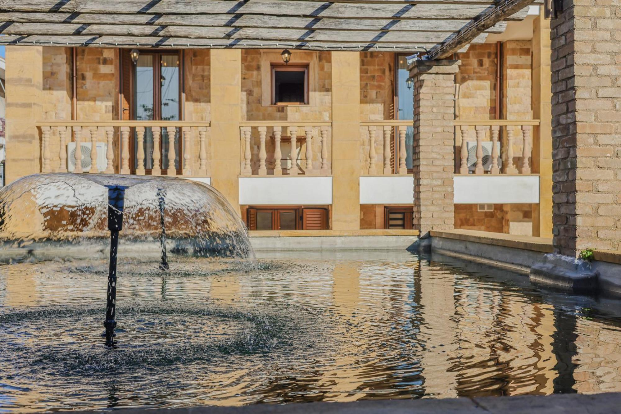 Archontiko Frideriki Luxury Apartments Chios Town Luaran gambar